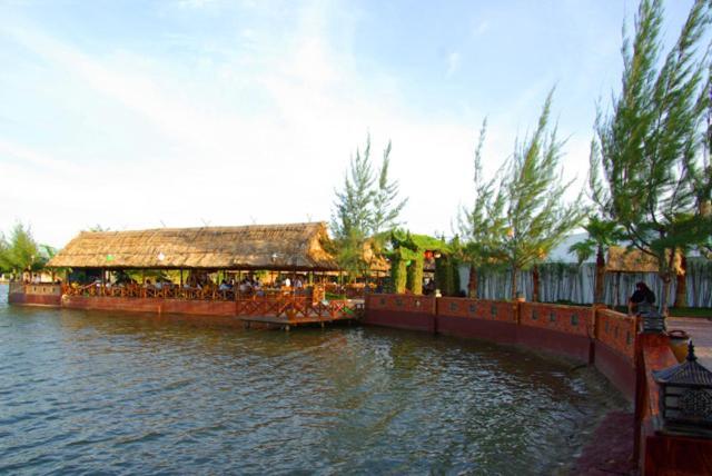 Ho Nam Resort Bac Lieu Bagian luar foto